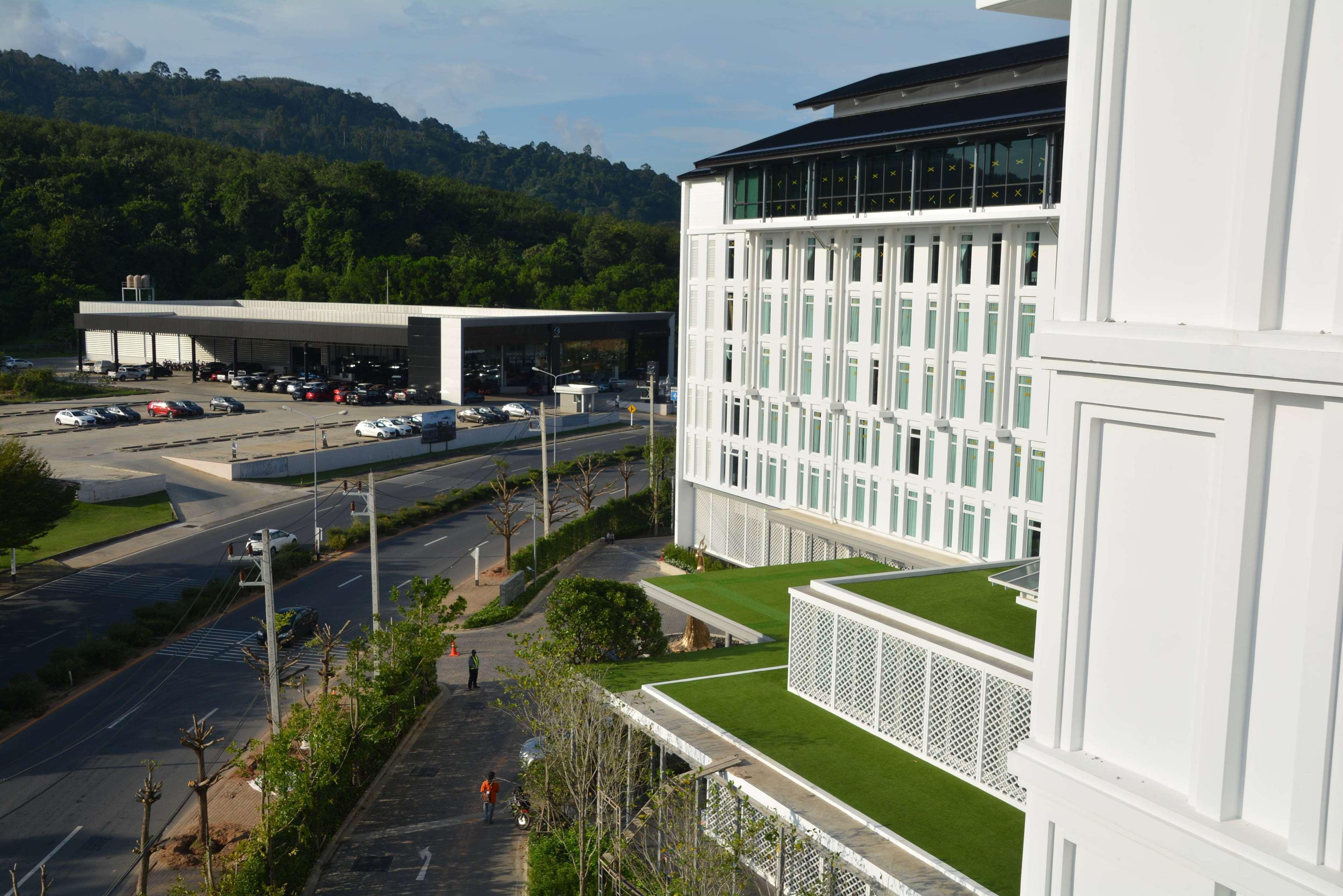 โรงแรม รามาดา พลาซา บาย วินด์แฮม เจ้าฟ้า 5*