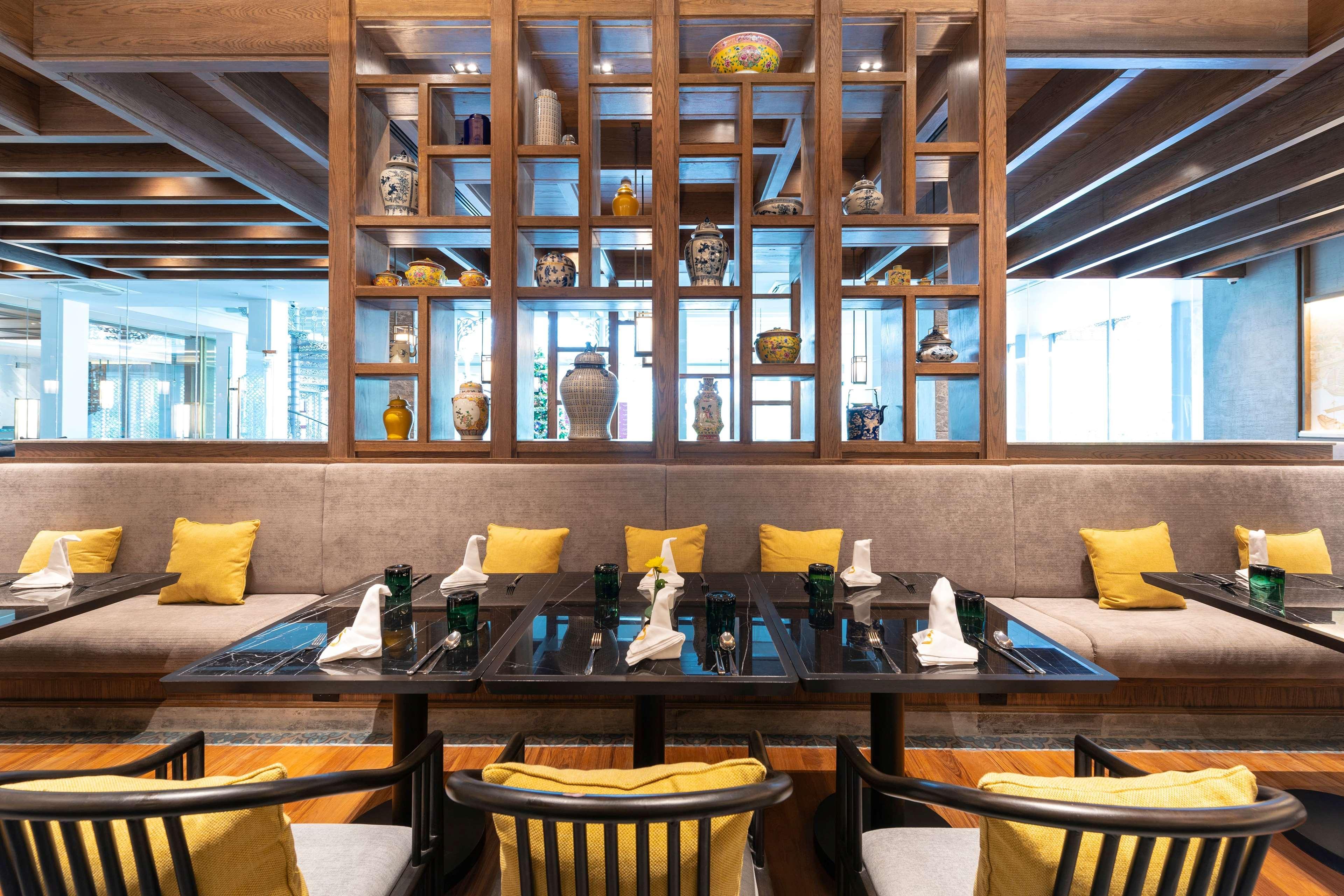 โรงแรม รามาดา พลาซา บาย วินด์แฮม เจ้าฟ้า Phuket