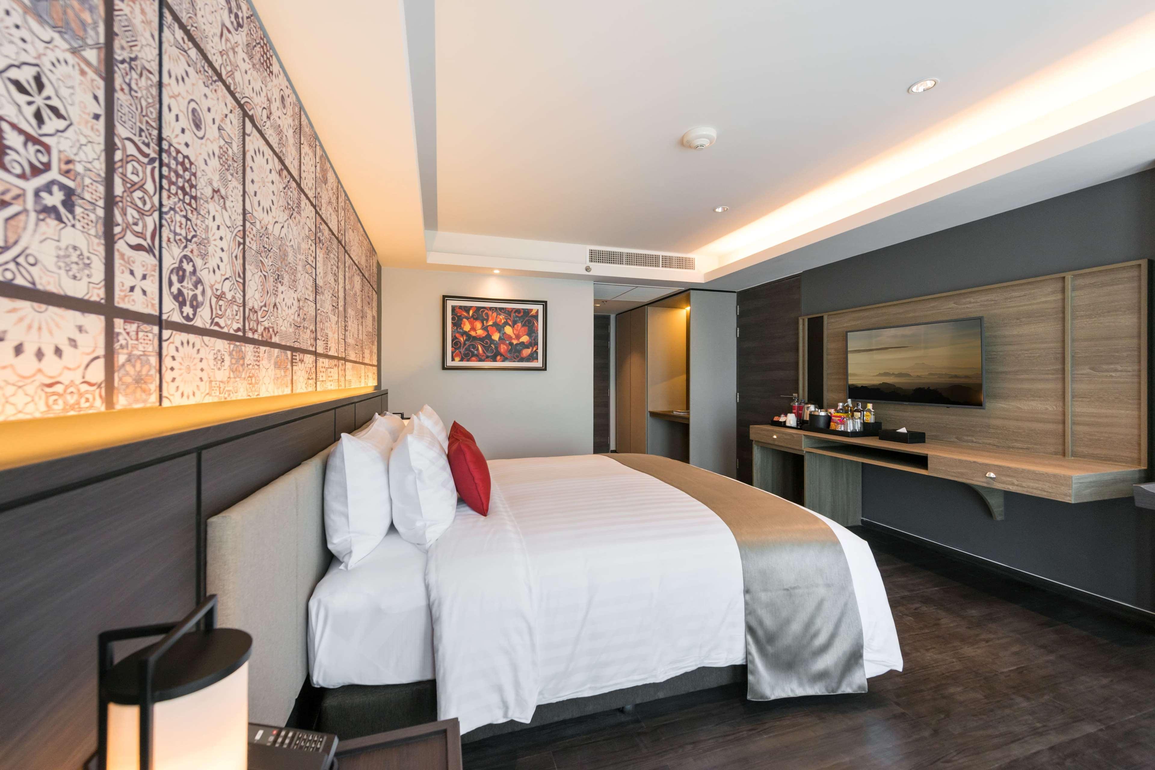 รามาดา พลาซา บาย วินด์แฮม เจ้าฟ้า โรงแรม Phuket