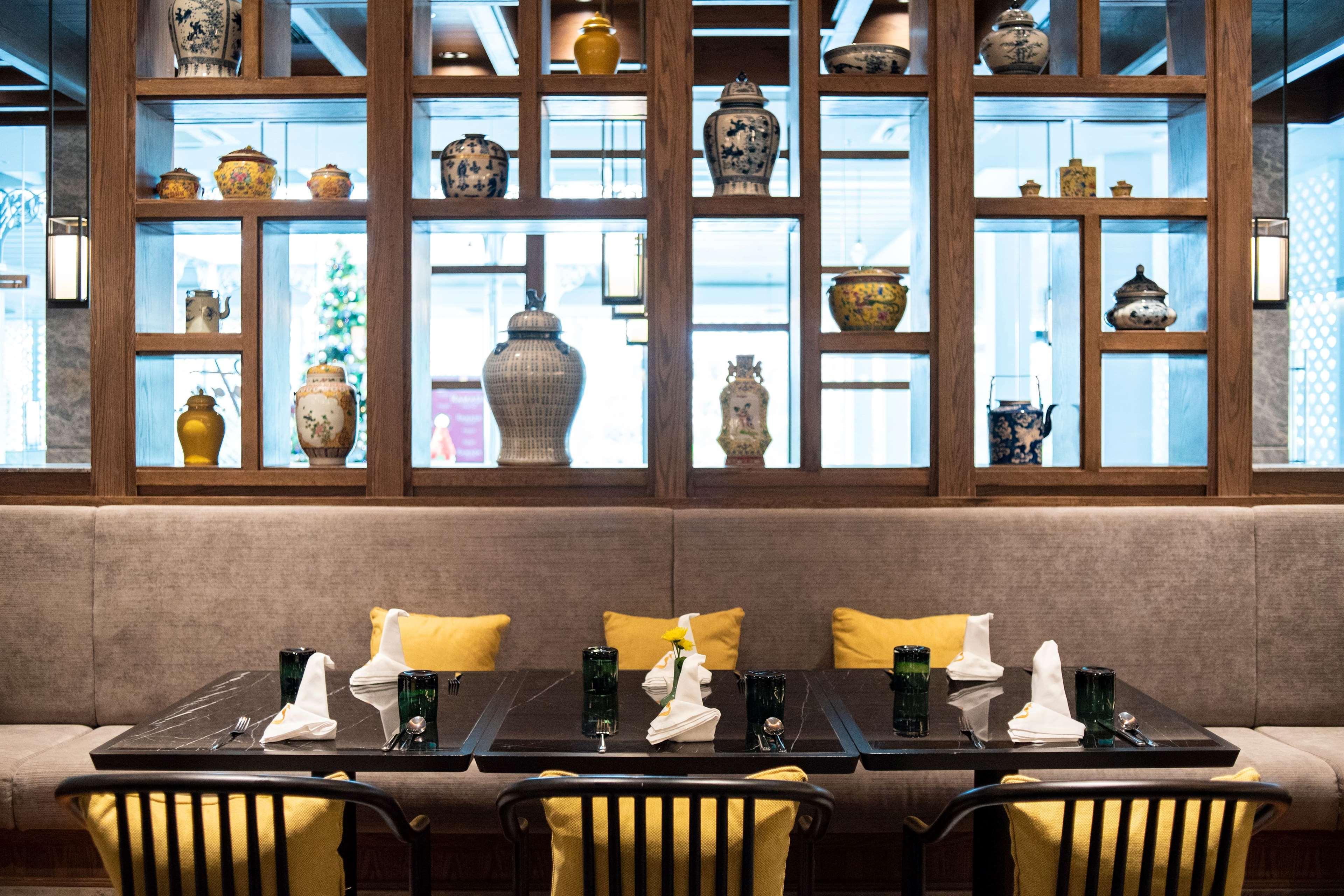 โรงแรม รามาดา พลาซา บาย วินด์แฮม เจ้าฟ้า